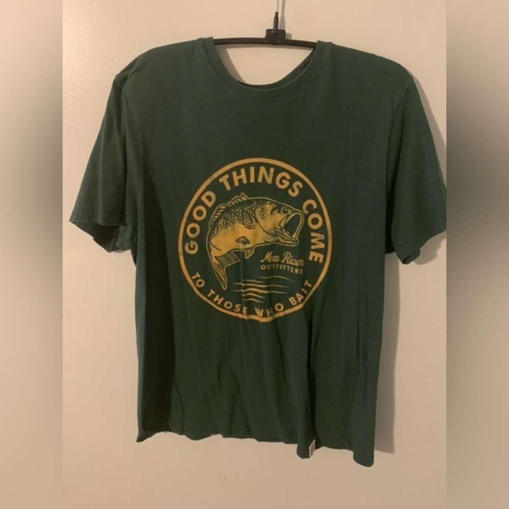 Legacy dark green women’s bass shirt medium New River outfitters NC
